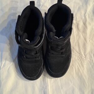 NIKE COURT BOROUGH MID 2
Toddler Size 9C Black